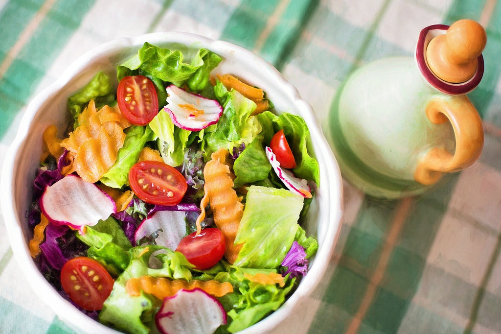 How to Use Olive Oils in Salads: Summer Recipes, Health Benefits, and Best Pairings